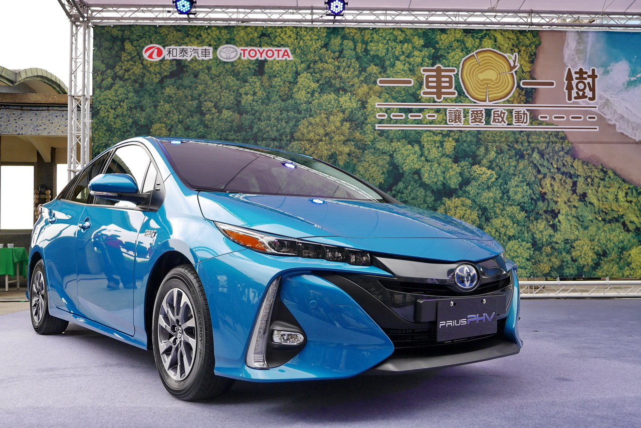 Toyota Prius Phv搶先亮相單一車型4月12日發表 車壇速報 國內車訊 發燒車訊