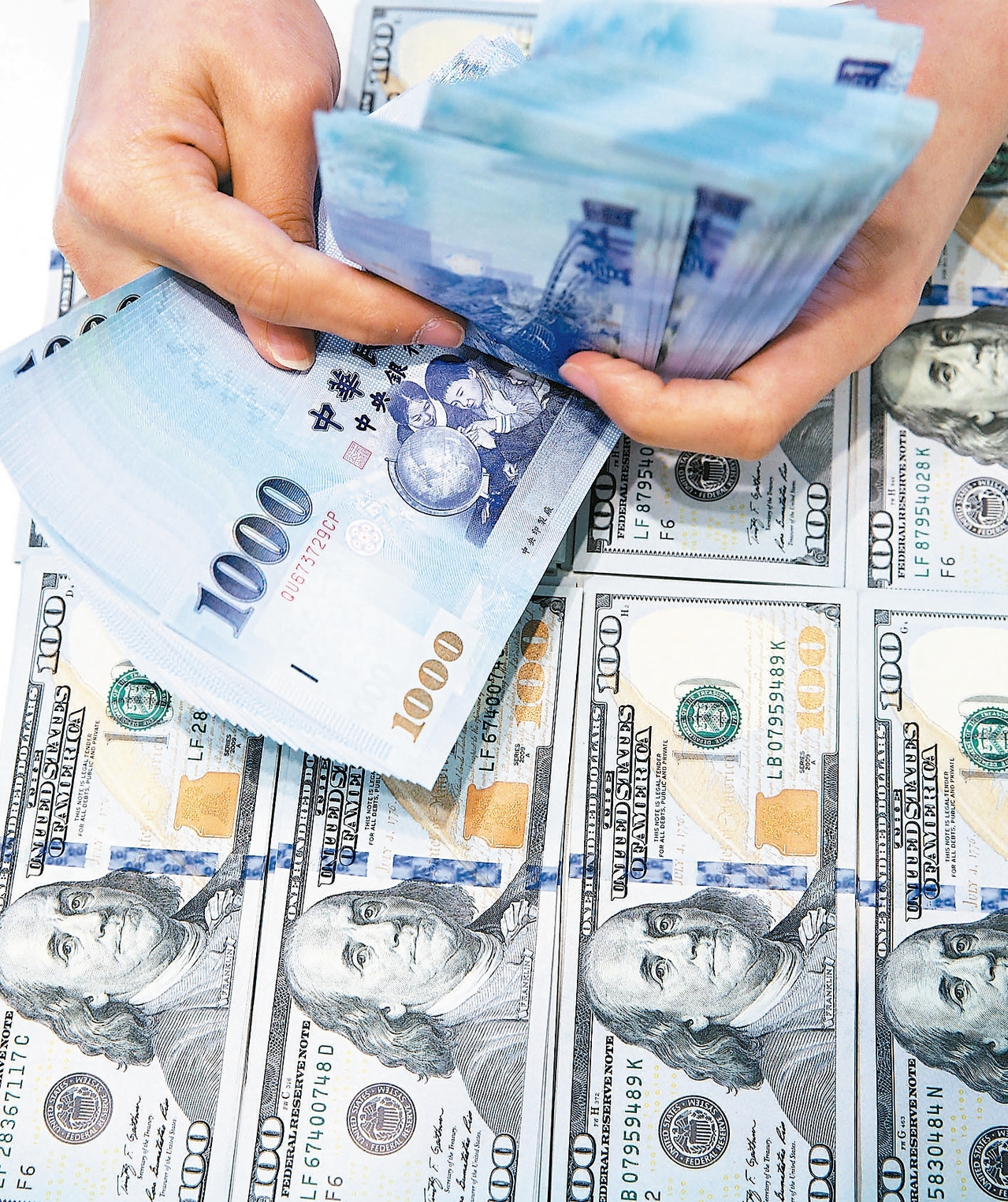 買氣爆棚…美元資産大增3000億