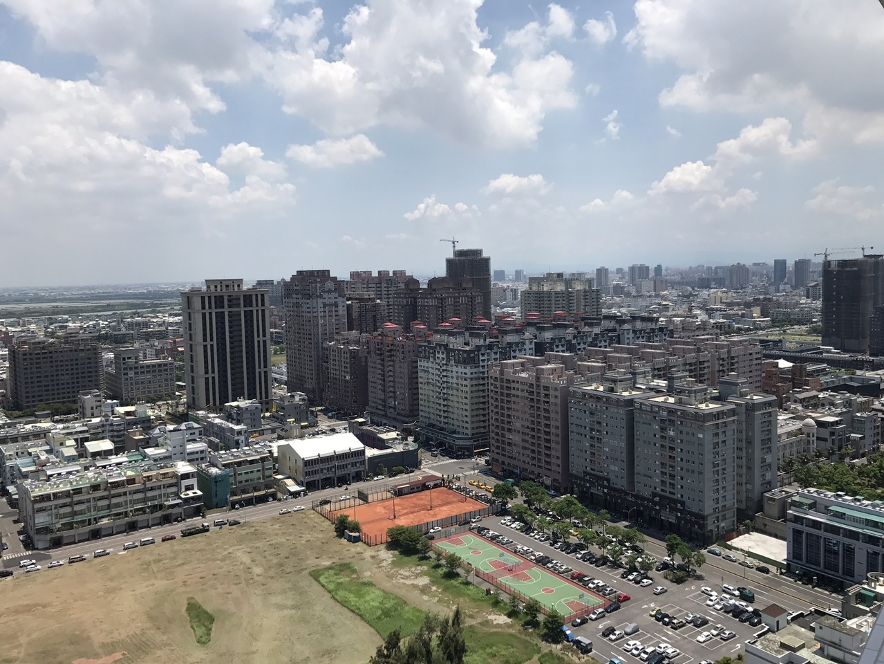 「六都8月房市買賣移轉月增4% 台南最旺」的圖片搜尋結果