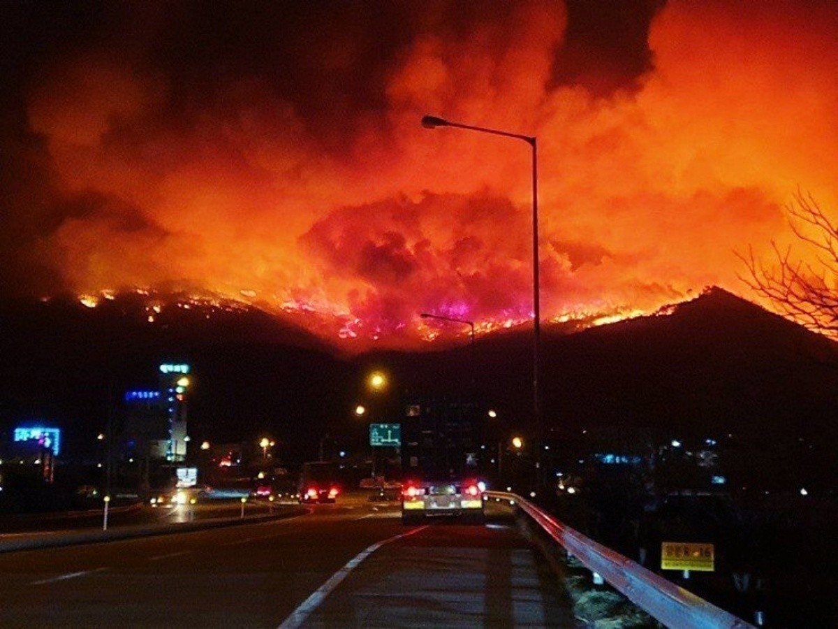 南韓「江原道大火」：惡火大失控，全國進入「災難最高緊急狀態」 過去24小時| 轉角國際udn Global