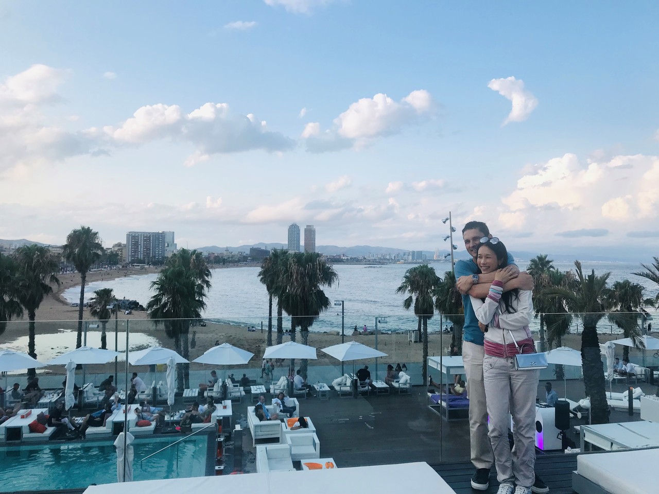 老公熊抱放閃 莫文蔚七夕曬愛引蝶停指尖 音樂 噓 星聞 老公熊抱放閃 莫文蔚七夕曬愛引蝶停指尖 音樂 噓 星聞