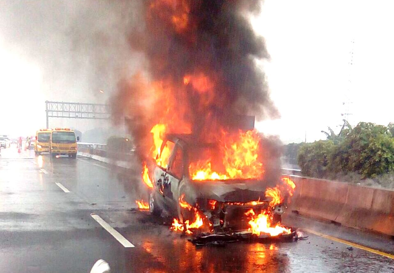 這種車最易火燒車 若起火 這樣做最安全 互動享生活 多媒體看時事 時事話題