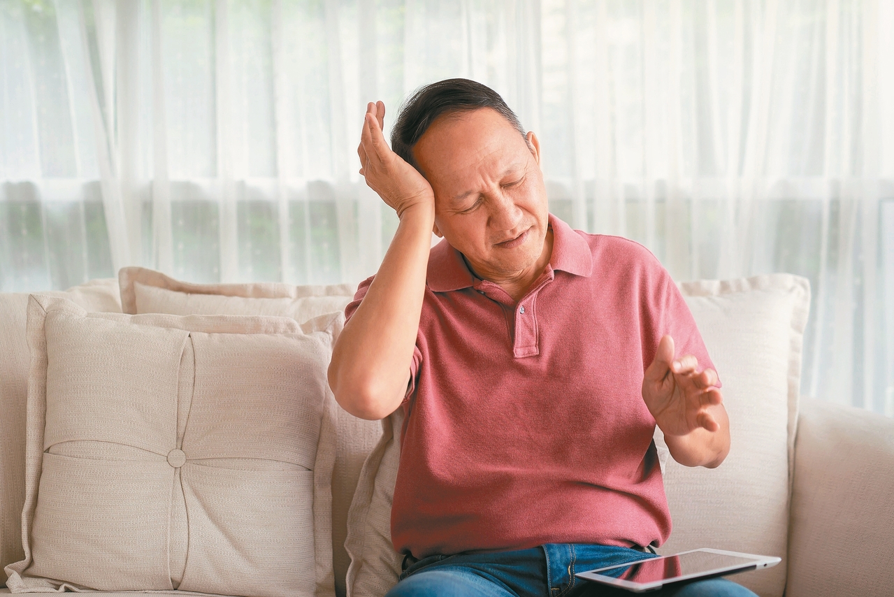 為什麼耳鳴同時會偏頭痛 醫師 引起耳鳴有4個原因 科普好健康 新聞 元氣網
