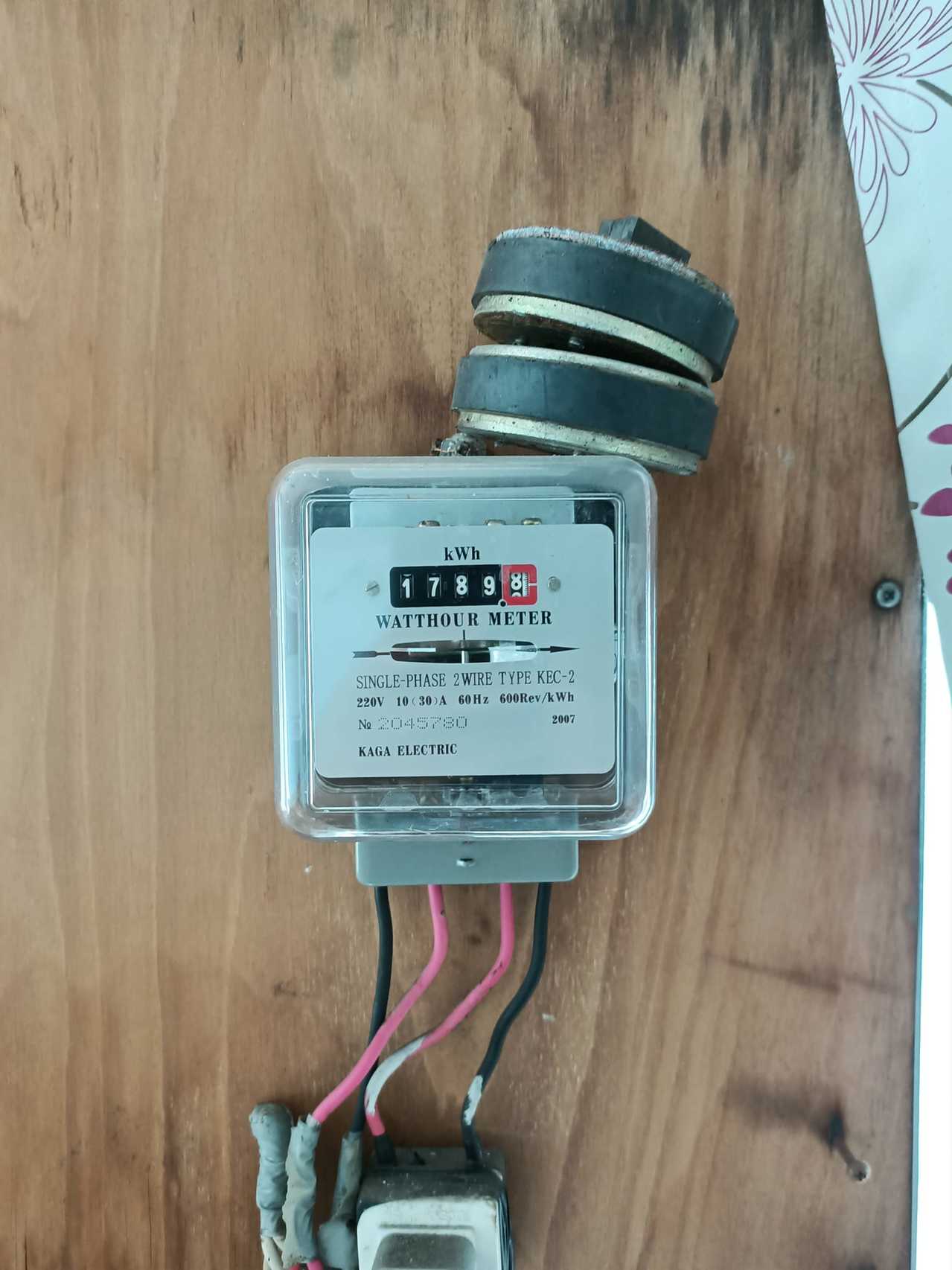 她租屋電表放磁鐵想少付電費房東嘆：台電計費還不滿| 鄉民爆報看| Oops | 聯合新聞網