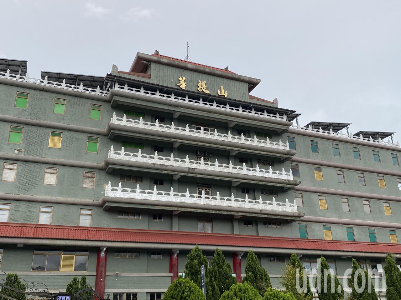 羅霈穎送骨灰大溪金寶塔安厝makiyo于美人送行 電視 噓 星聞