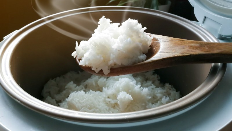 體內濕氣是吃飯吃出來的 中醫教把白米變 焦米 可健脾 緩解寒濕體質 中醫精髓 養生 元氣網