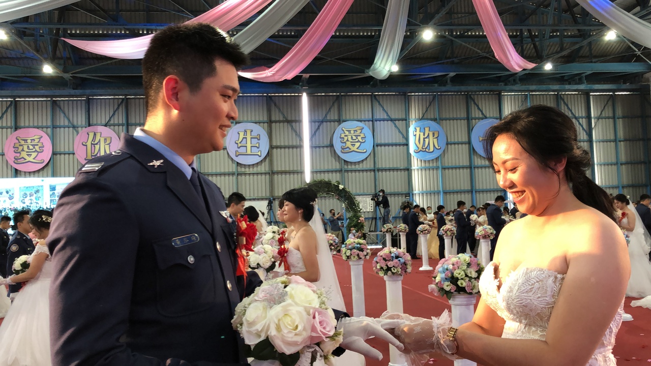 影 空軍官兵集團結婚79對佳偶結為連理 軍事 要聞 聯合新聞網