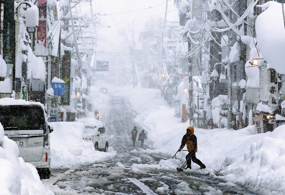 日本的大雪 立往生 破紀錄降雪的公路車輛大冰封 過去24小時 轉角國際udn Global