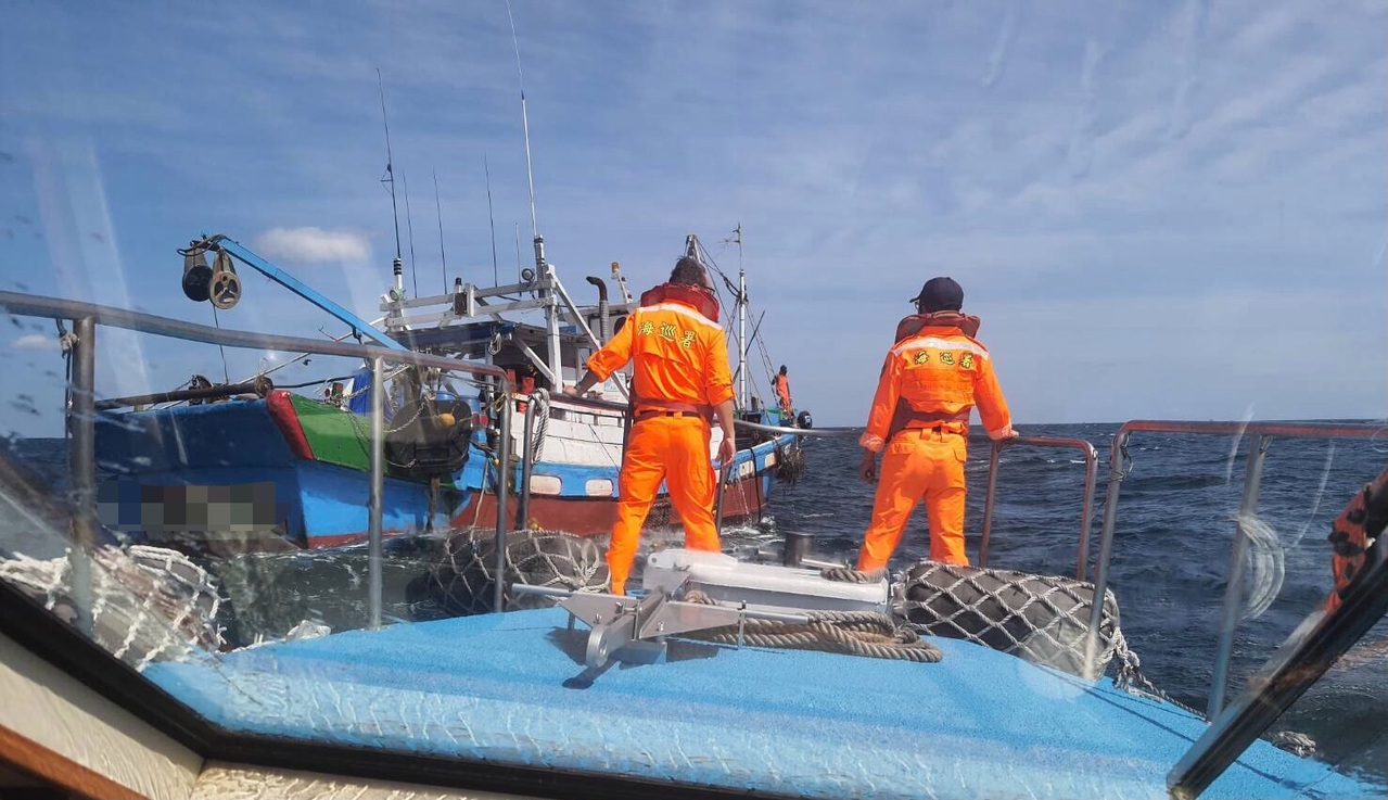 外籍漁工落海生死未卜龜山島附近海空搜救急| 熱門話題| 要聞| 經濟日報