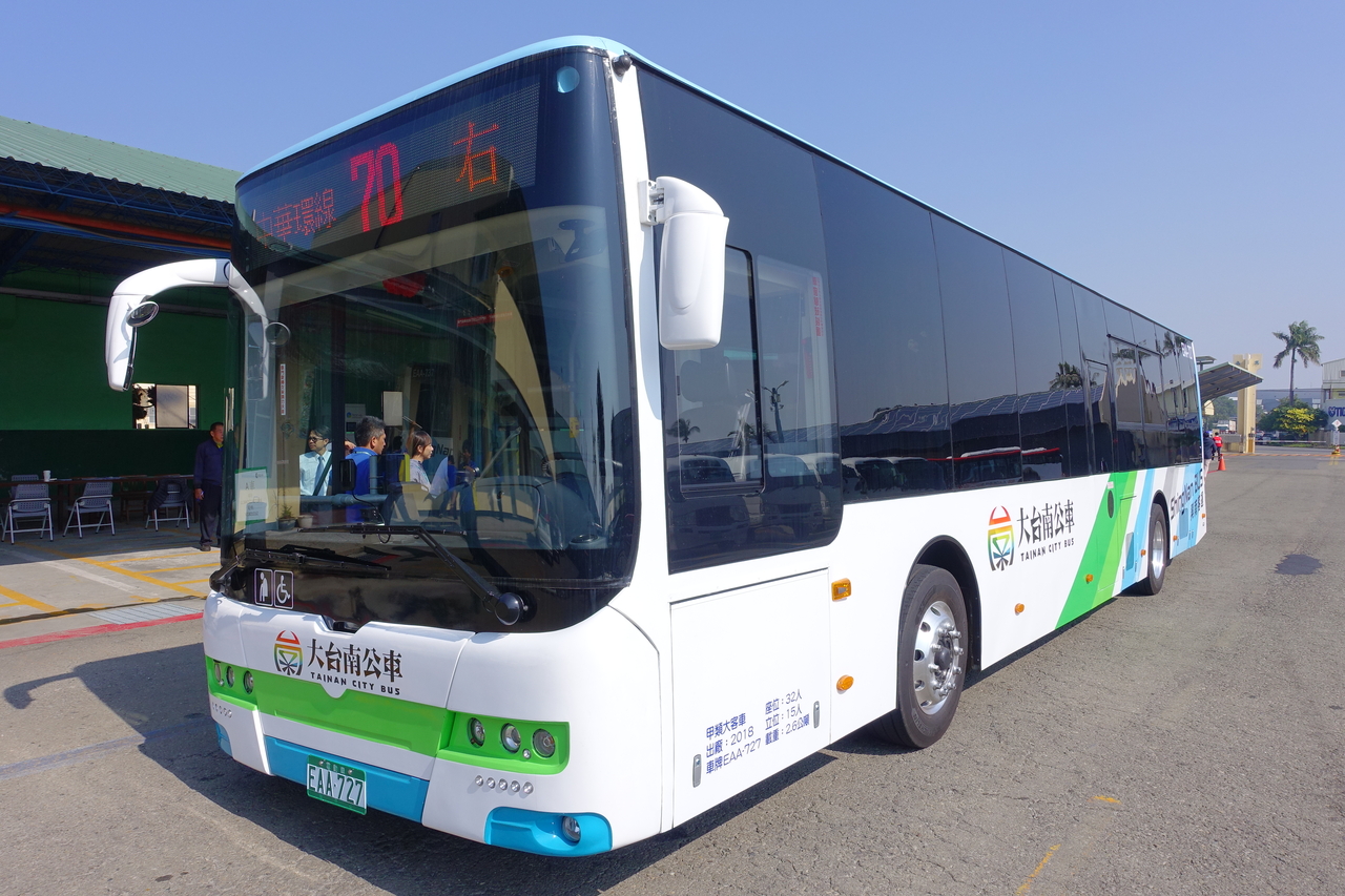 [新聞] 台南柴油公車 10年全換電動車