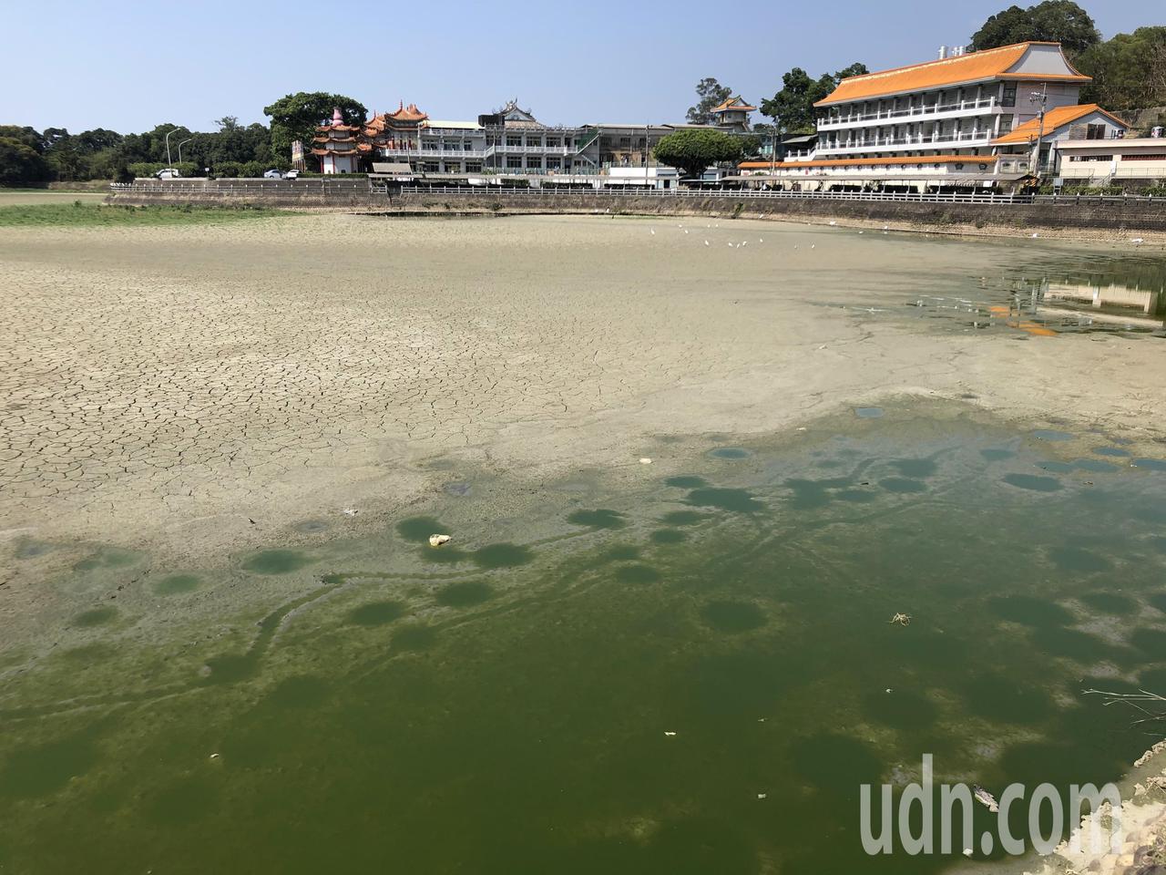 百年不曾見底 名刹赤山龍湖巖湖泊今首次乾涸 雲嘉南 地方 聯合新聞網