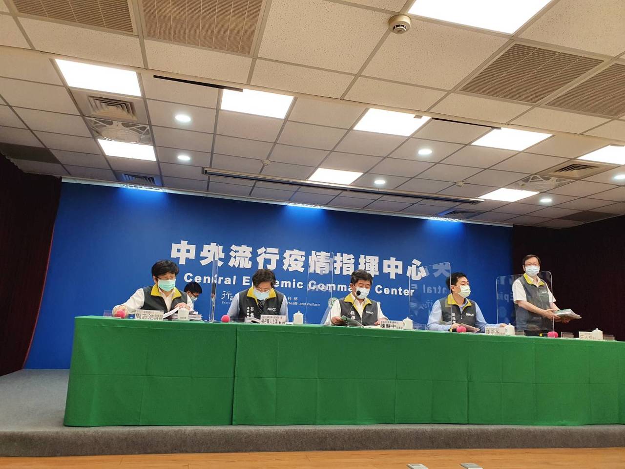 5 27確診地圖 疫情飆破5000例 新增401例本土校正回歸266例單日13死創新高 疫情最新跑馬燈 要聞 聯合新聞網