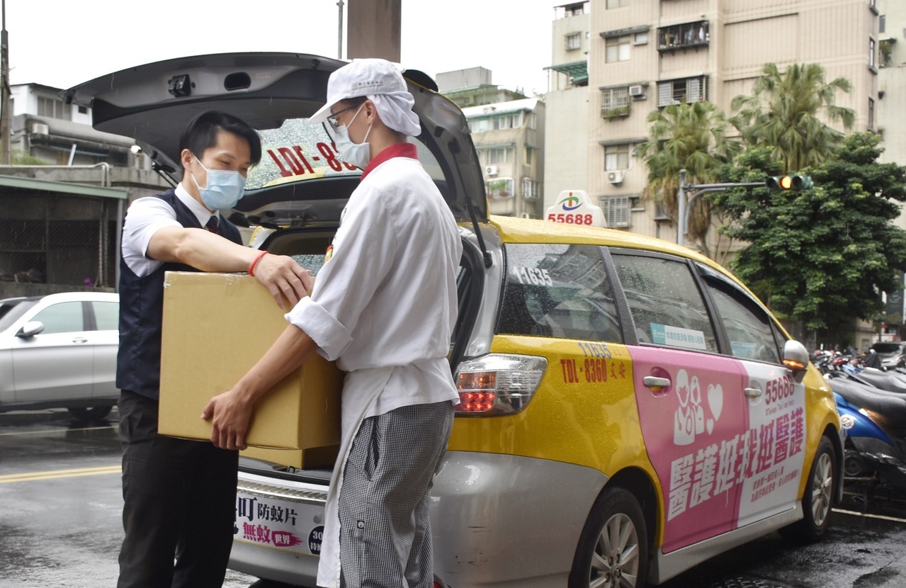 避免倒閉潮 北市放寬計程車載貨及送餐費用自行協商 大台北 地方 聯合新聞網