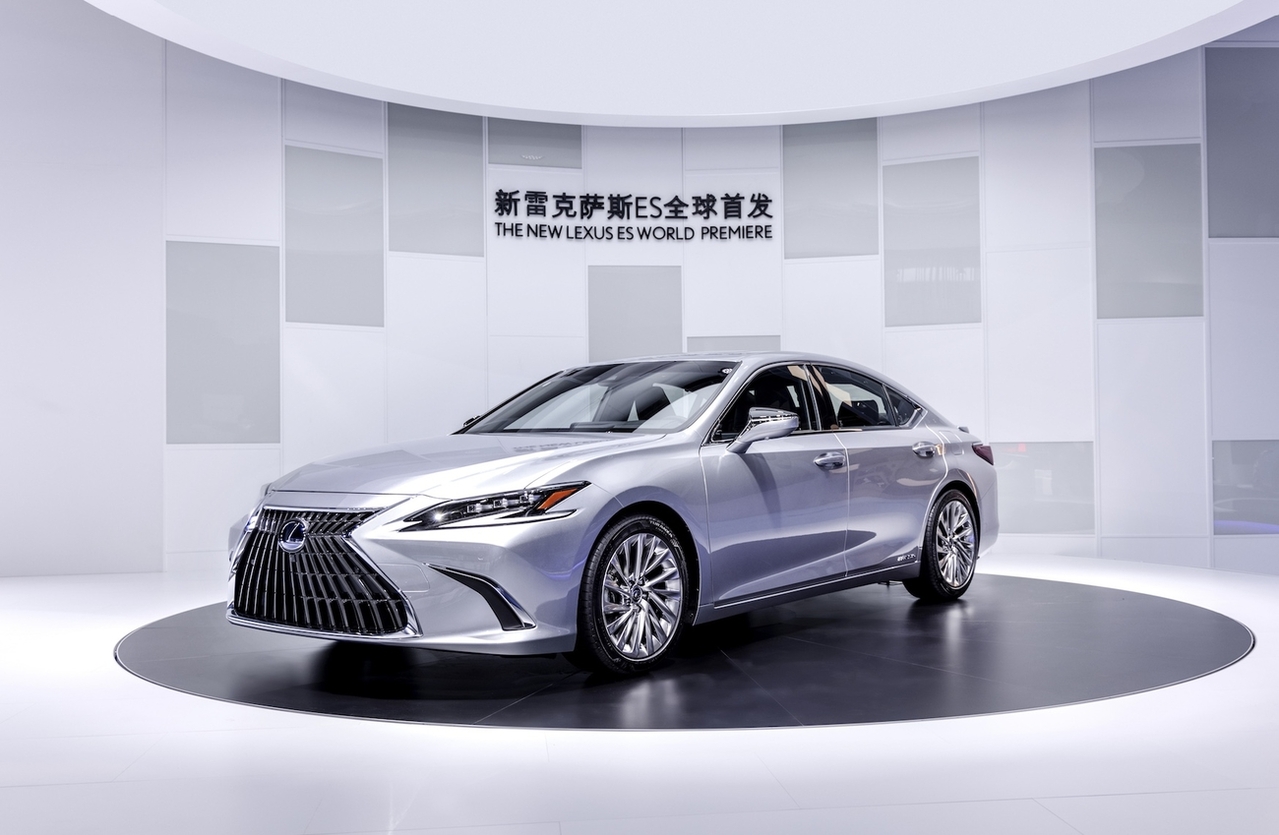 Lexus當家房車es小改款中國亮相台灣下半年可望跟進推出 車壇新訊 國際車訊 發燒車訊