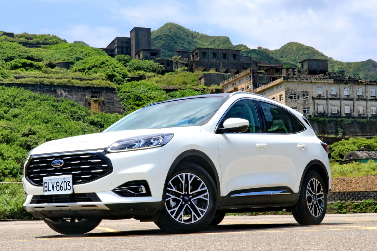 110萬買得到的豪華科技感Ford Kuga EcoBoost 180旗艦X試駕| 試駕精選