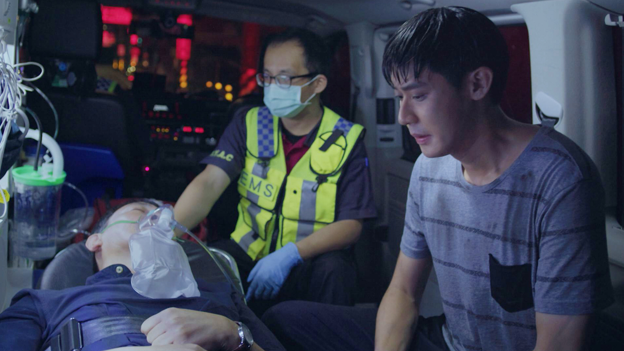 神之鄉 黃鐙輝玩火收視旺救護車父子情逼哭百萬人 電視 噓 星聞