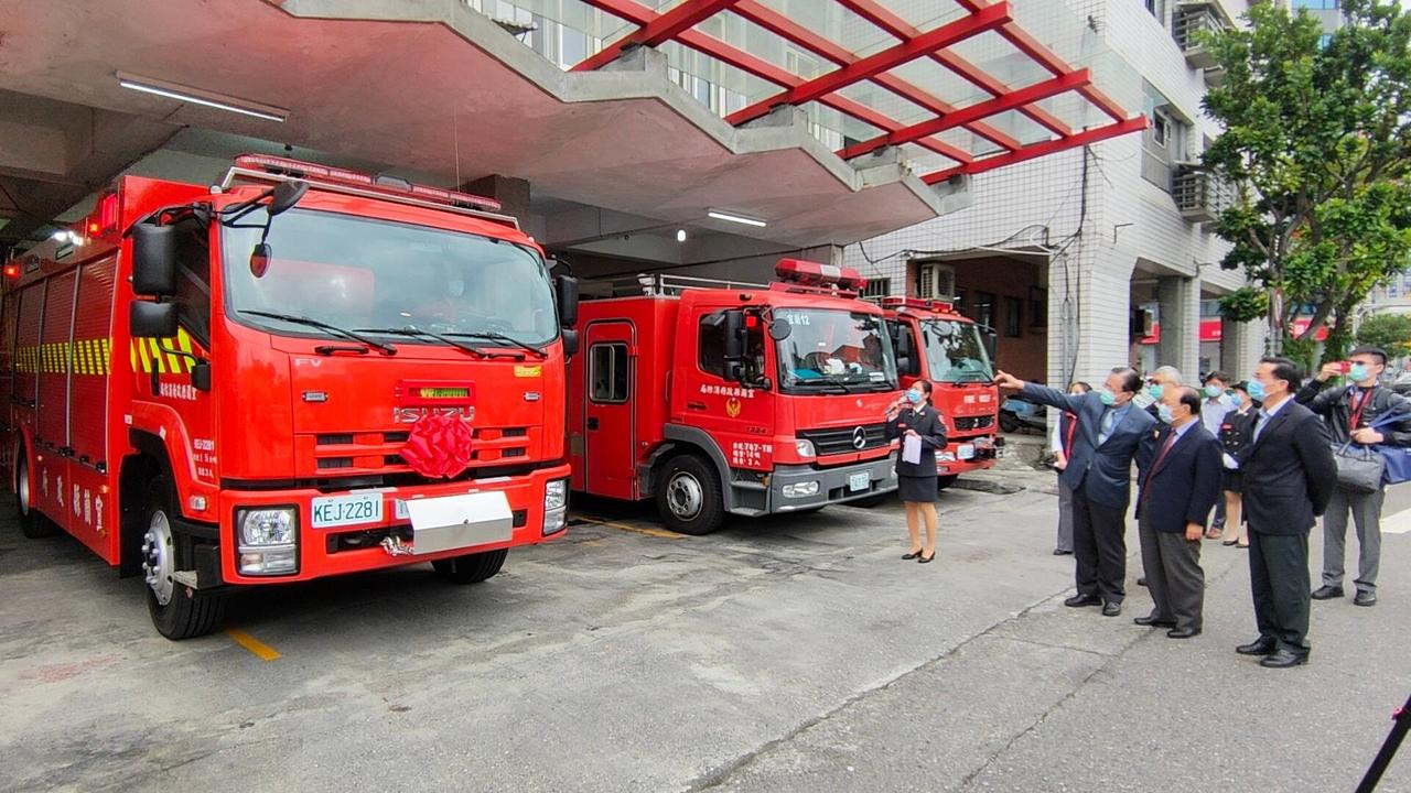 宜蘭生力軍 水箱消防車 報到蕭煥章主持交車典禮 基宜花東 地方 聯合新聞網
