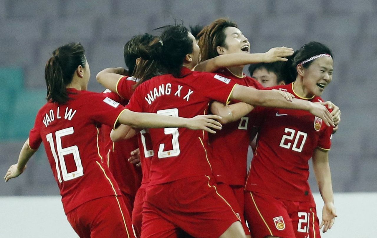 中国女足凯旋归两企业2300万奖金到位 中外大事纪 中国 世界新闻网
