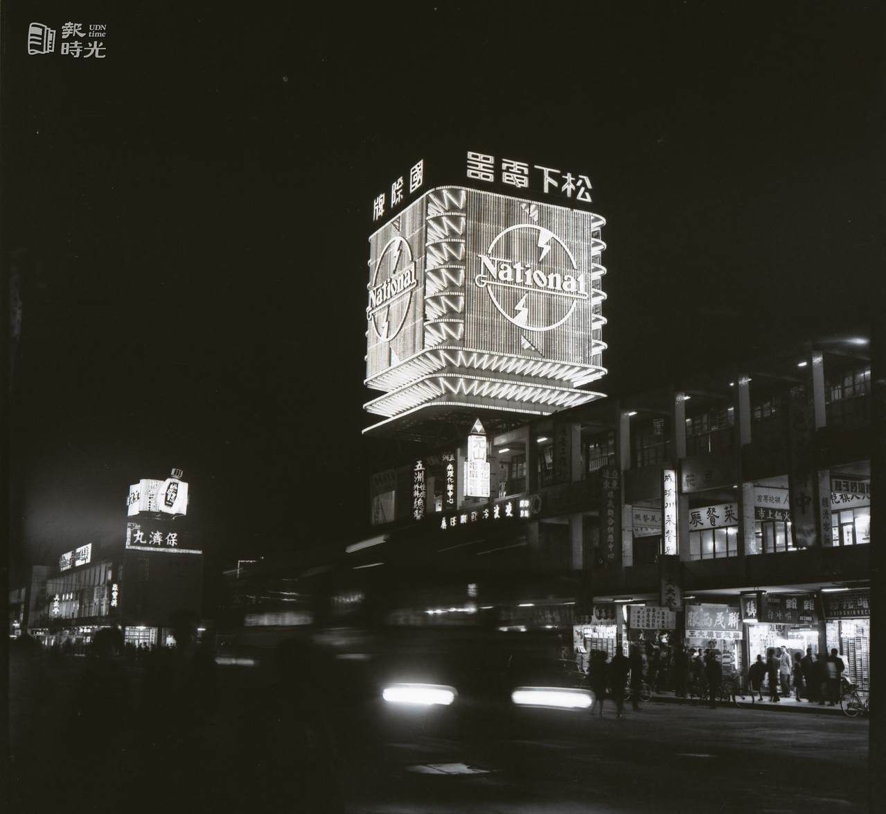 台北歷史地標中華商場外觀與霓虹塔的演變| 報時光