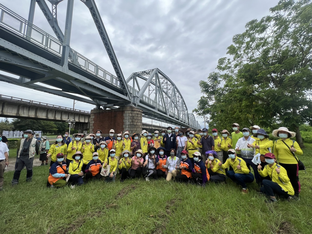 昨賣石斑 今銷鳳梨陳其邁 他拚市政不分藍綠 九合一選舉起跑 要聞 聯合新聞網
