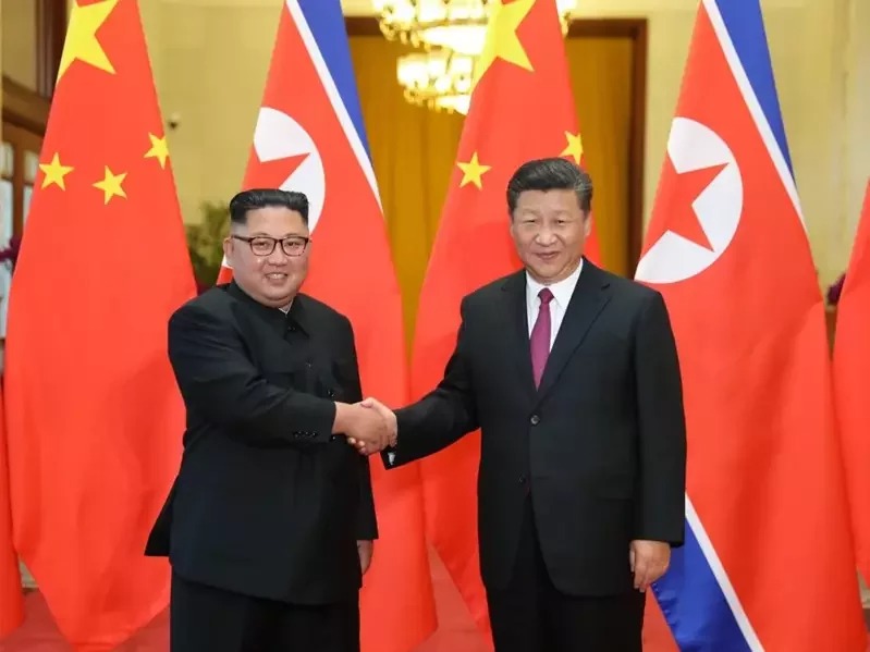 中国国家主席习近平于中共20大召开前夕致函北韩领袖金正恩表示，北京与平壤加强沟通与合作比以往更来得重要。图为金正恩2019年访中，与习近平会面。（新华社）
