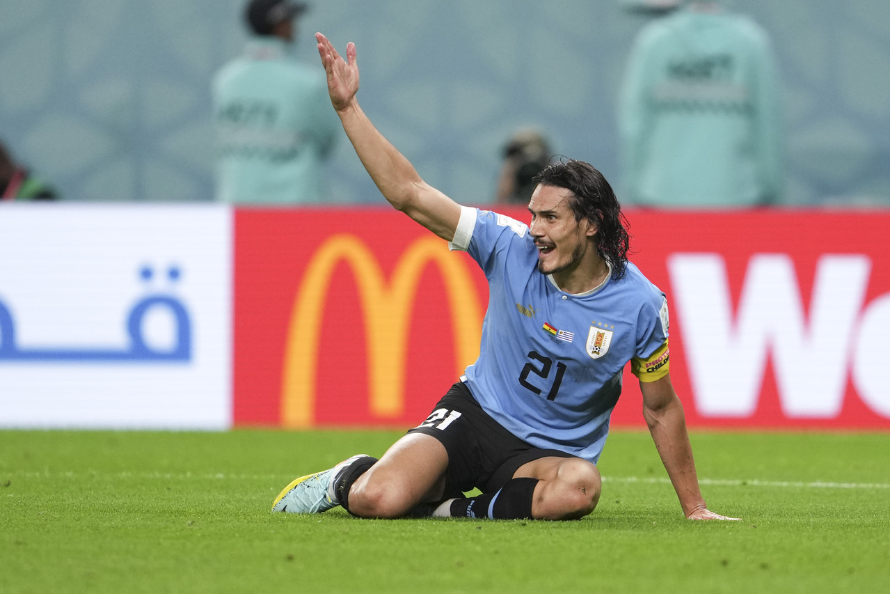 世足賽／烏拉圭出局 卡瓦尼怒砸VAR、蘇亞雷斯控被FIFA針對
