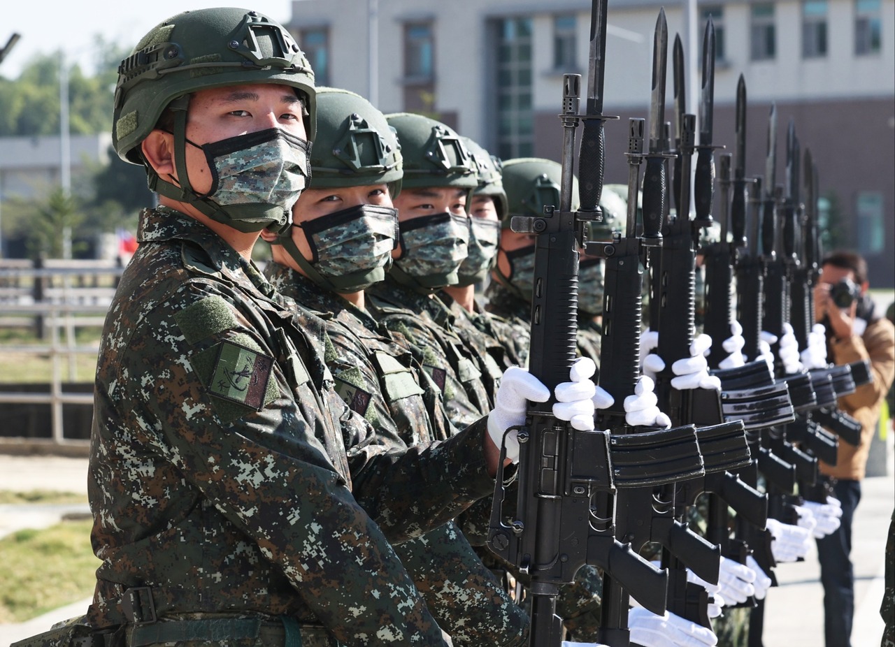 兵役將延長至1年高中生暴動擬「免役計畫」：吃到BMI超標| 鄉民爆報看| Oops | 聯合新聞網