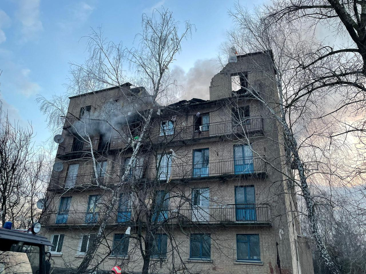 乌克兰当局今天表示，俄罗斯无人机深夜攻击基辅州一所职业高中，造成4人丧生，20人受伤。路透社