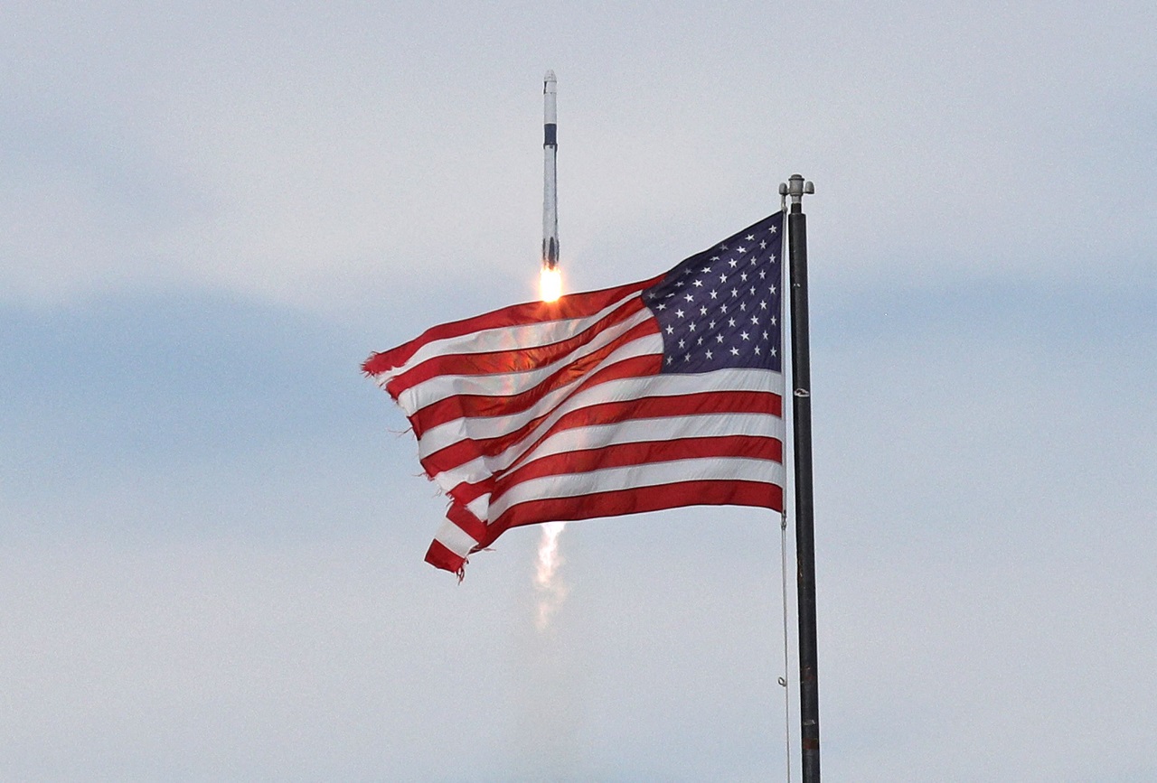 SpaceX的猎鹰9号火箭21日搭载太空人升空。法新社