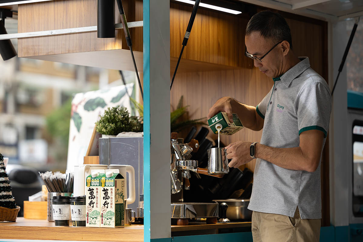 咖啡職人揭秘歷經百次盲選打造「金獎萬丹鮮乳」聯名拿鐵| 生活新聞| 生活| 聯合新聞網