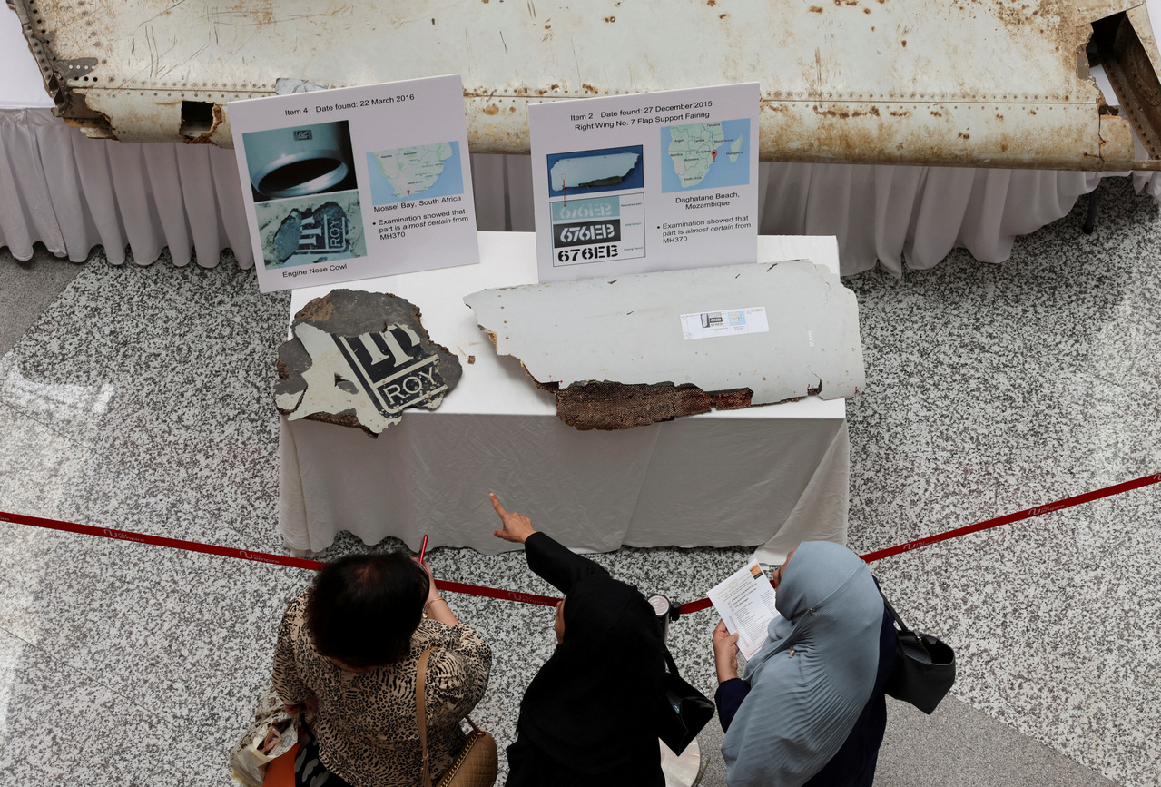 马来西亚首相安华今天表示，马来西亚航空MH370航班离奇消失案若出现「令人信服」的证据，他将「乐意重启」搜寻作业。这番话打开了再度找寻这架消失10年飞机的大门。路透