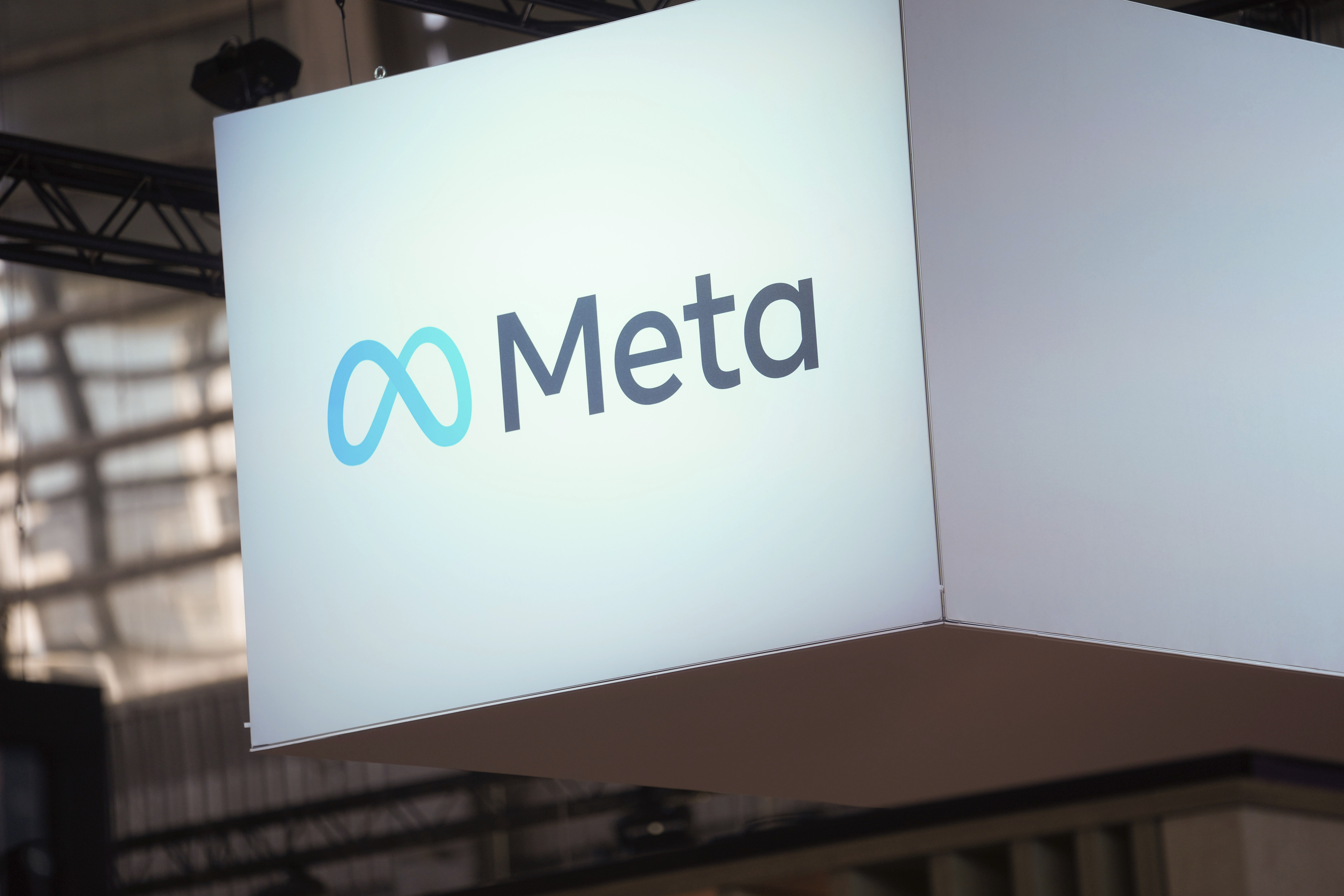 Meta打算7月结束代理制的营销合作伙伴计划，势将重创全球各地官方代理商的业绩。美联社