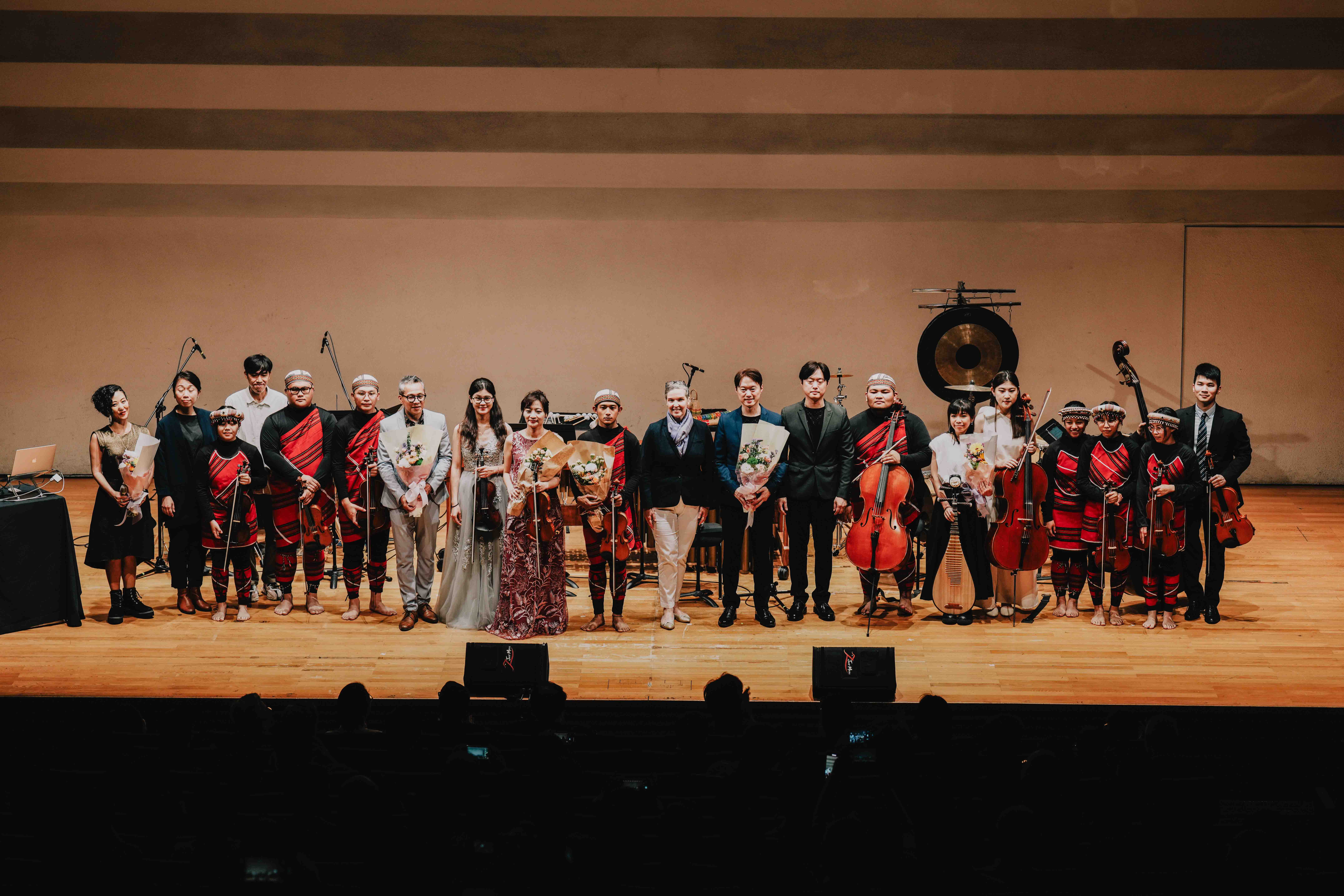 美国在台协会3月10日在台北举办「AIT@45音乐交流『安可』」音乐会，AIT处长孙晓雅（Sandra Oudkirk）出席参加，并在现场致词。图／AIT提供