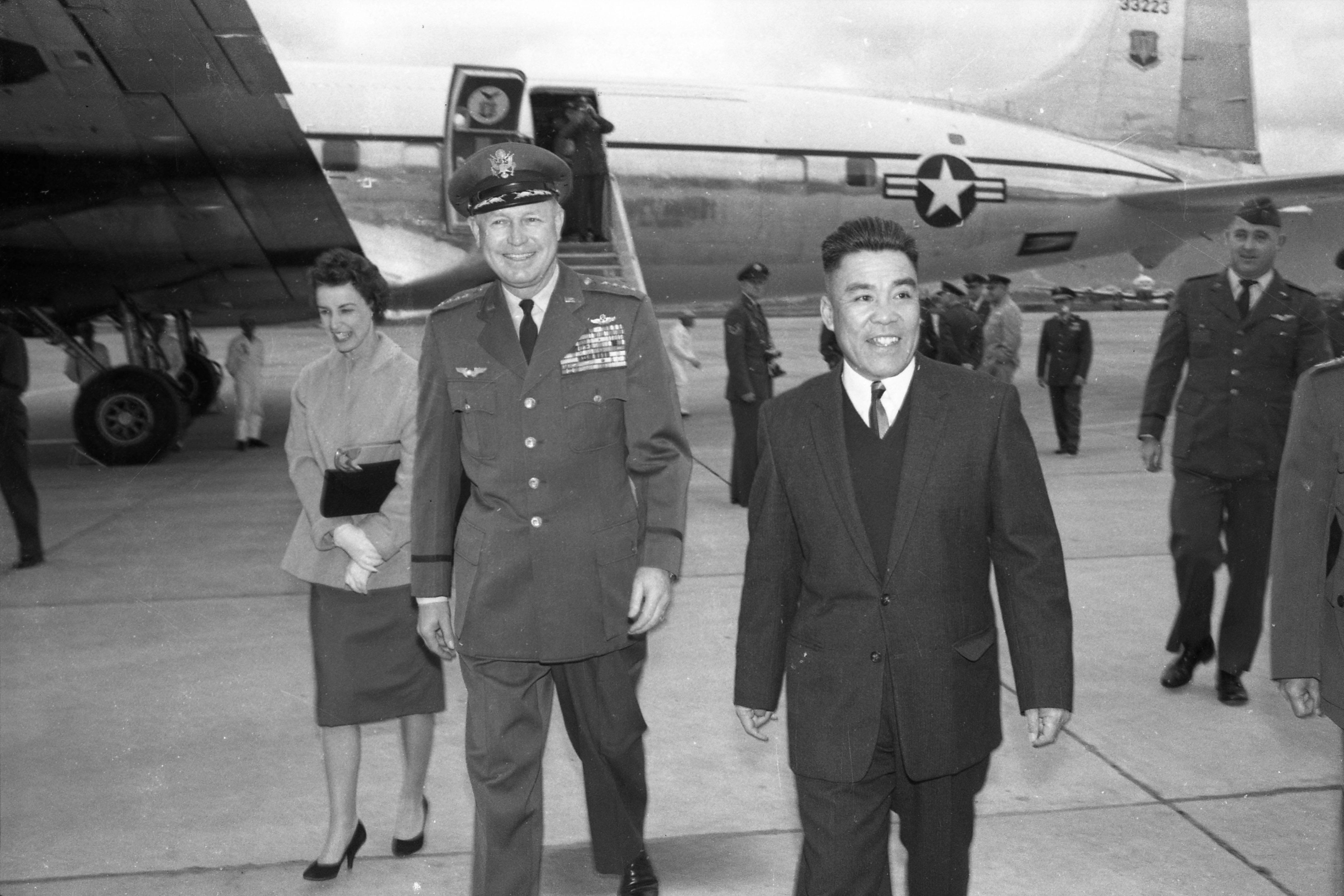 蔣經國日記／陸軍聯手警總陷害參謀總長蔣經國揭內幕後悔遭
