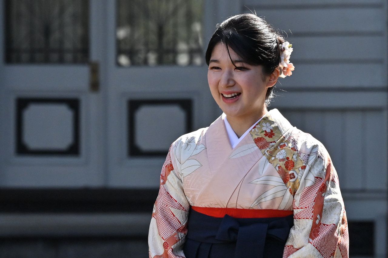日本爱子公主（敬宫爱子内亲王）近来毕业，参访伊势神宫祭祀天照大神。