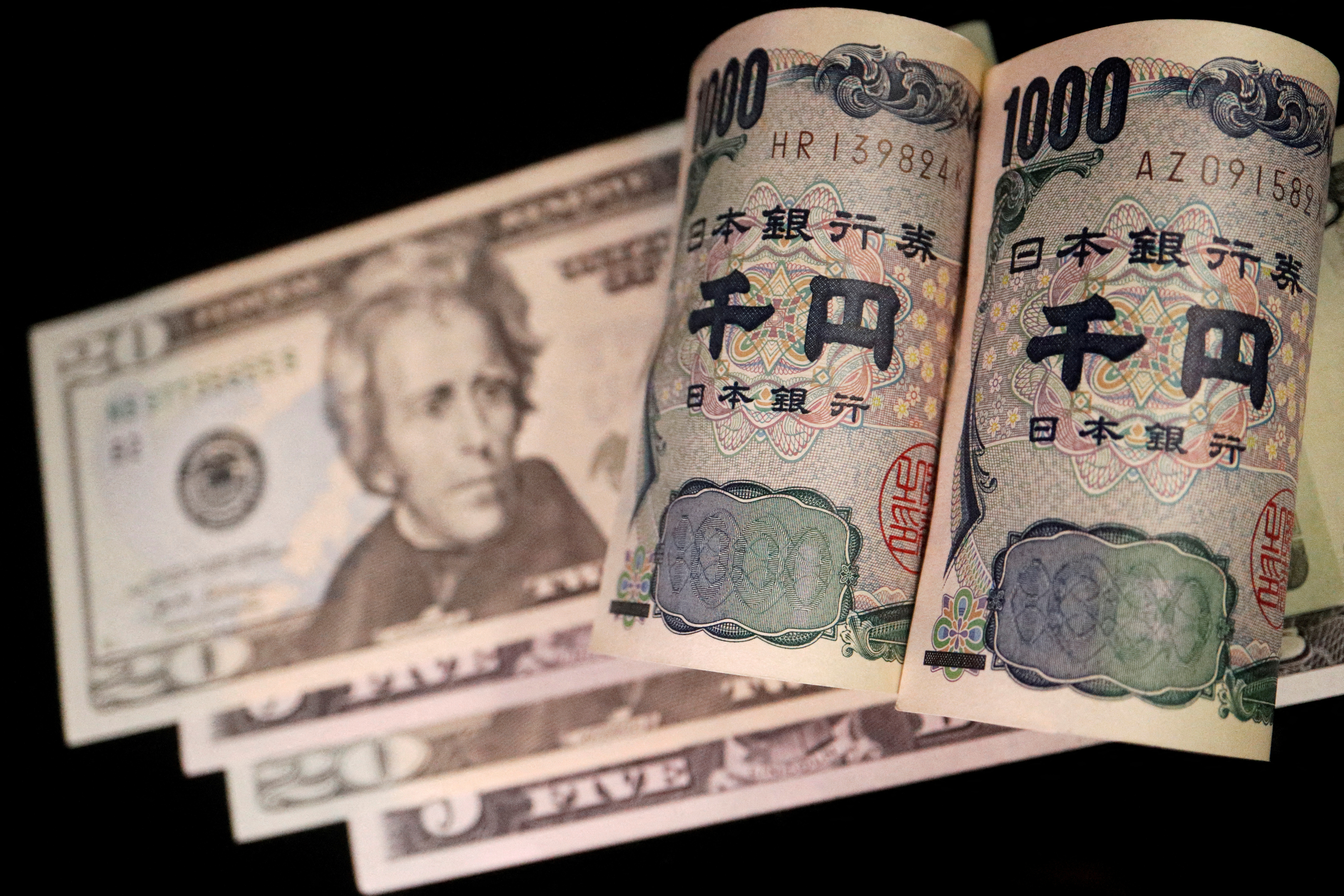 日本央行结束负利率政策后，日圆持续走贬，兑美元汇价周三跌破151大关。路透
