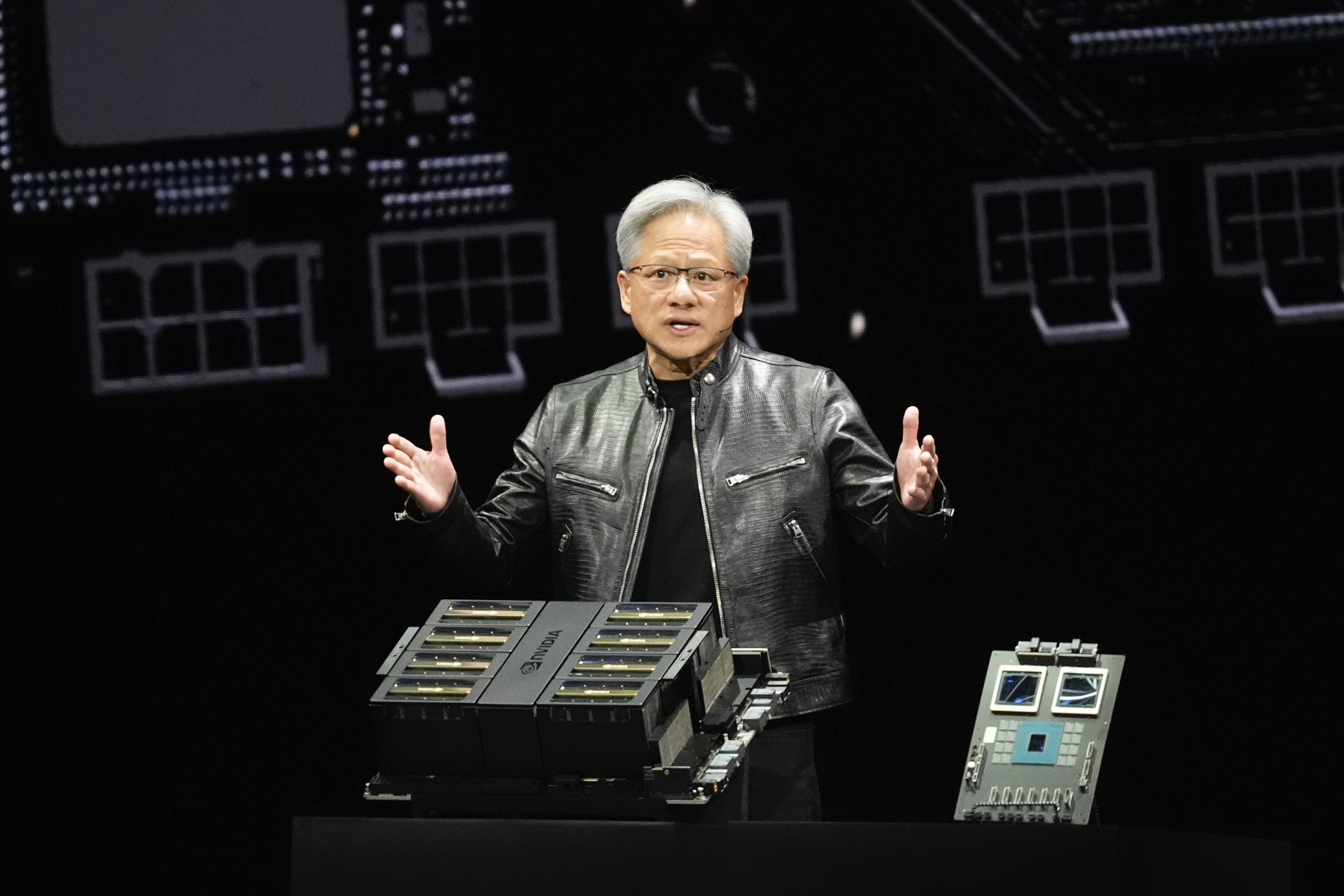 辉达（Nvidia）执行长黄仁勋透露，辉达和台积电的关系将更加紧密。美联社