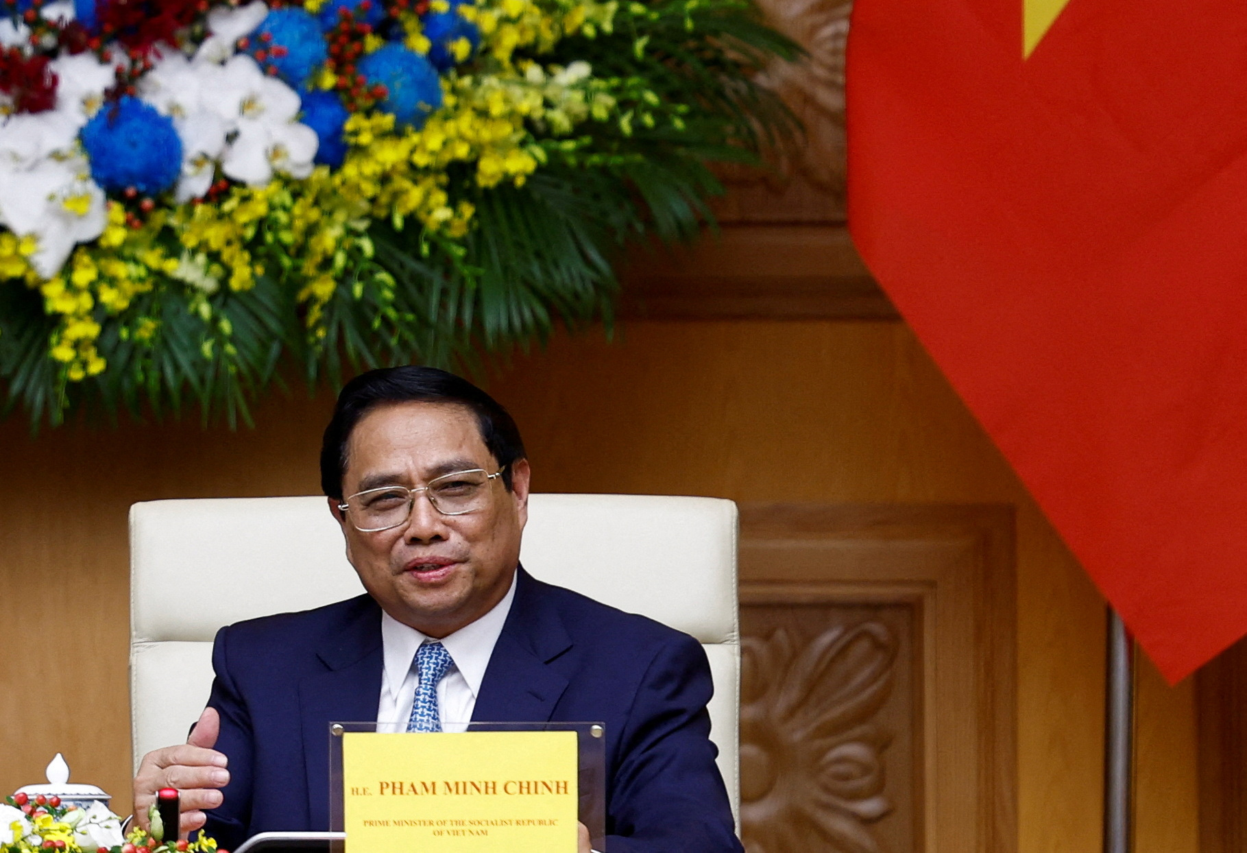 越南总理与美国晶片设备制造商科林研发（Lam Research）全球营运部门的集团副总裁Karthik Rammohan会晤，促其投资10亿美元在越南当地生产。路透
