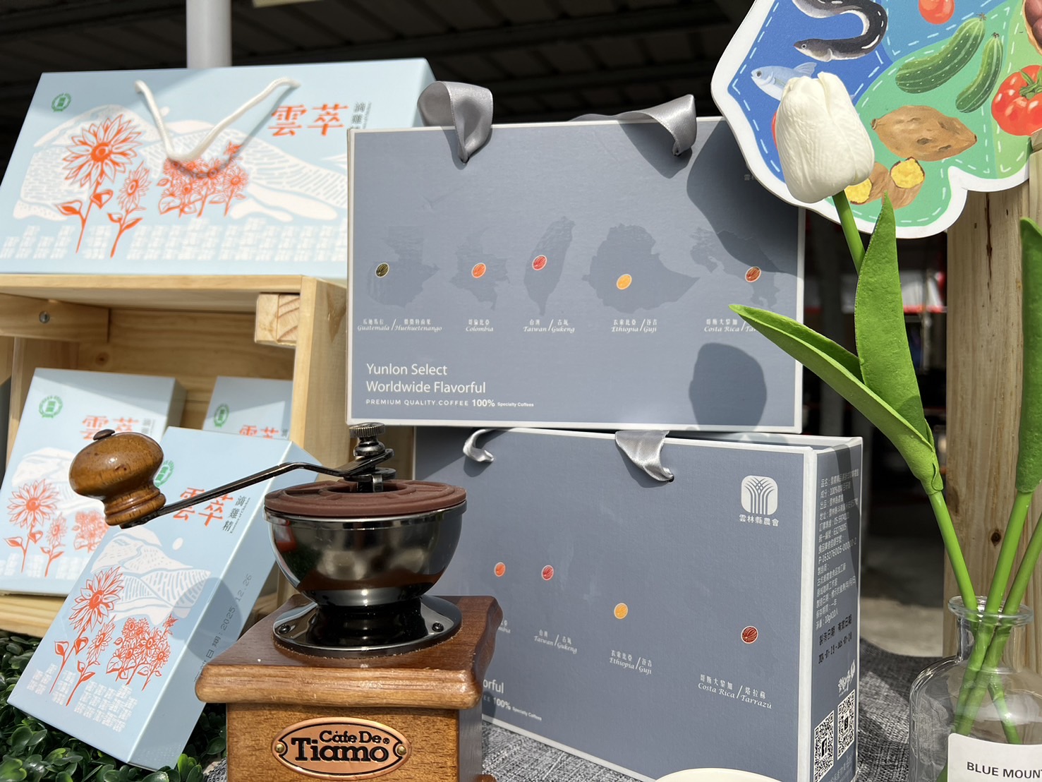 云林县农会推出滴鸡精、精品咖啡礼盒，让消费市场惊艳。记者陈雅玲／摄影