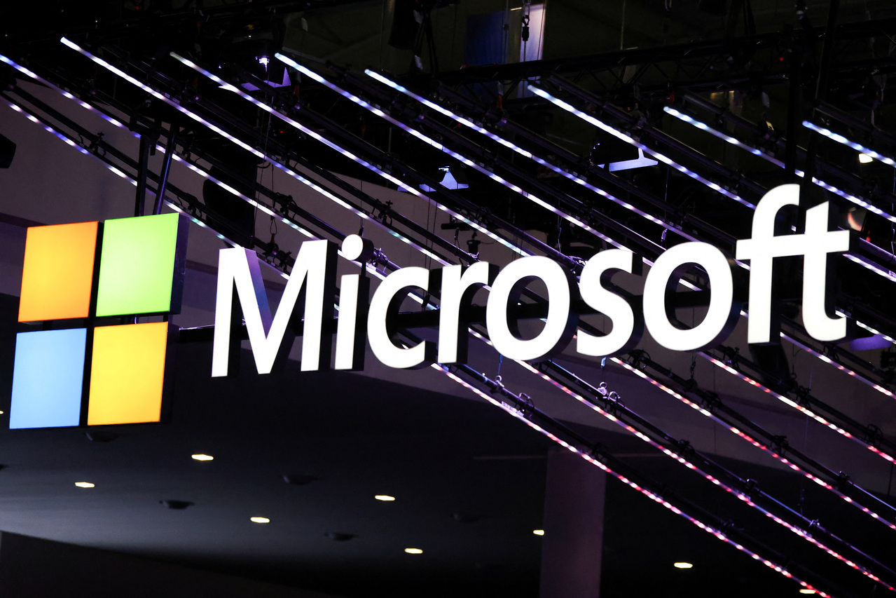 微软（Microsoft）和OpenAI正就一项资料中心专案计划进行讨论，当中包括一台「超级电脑」，内含数百万个专用伺服器晶片，预计最快在2028年推出。路透