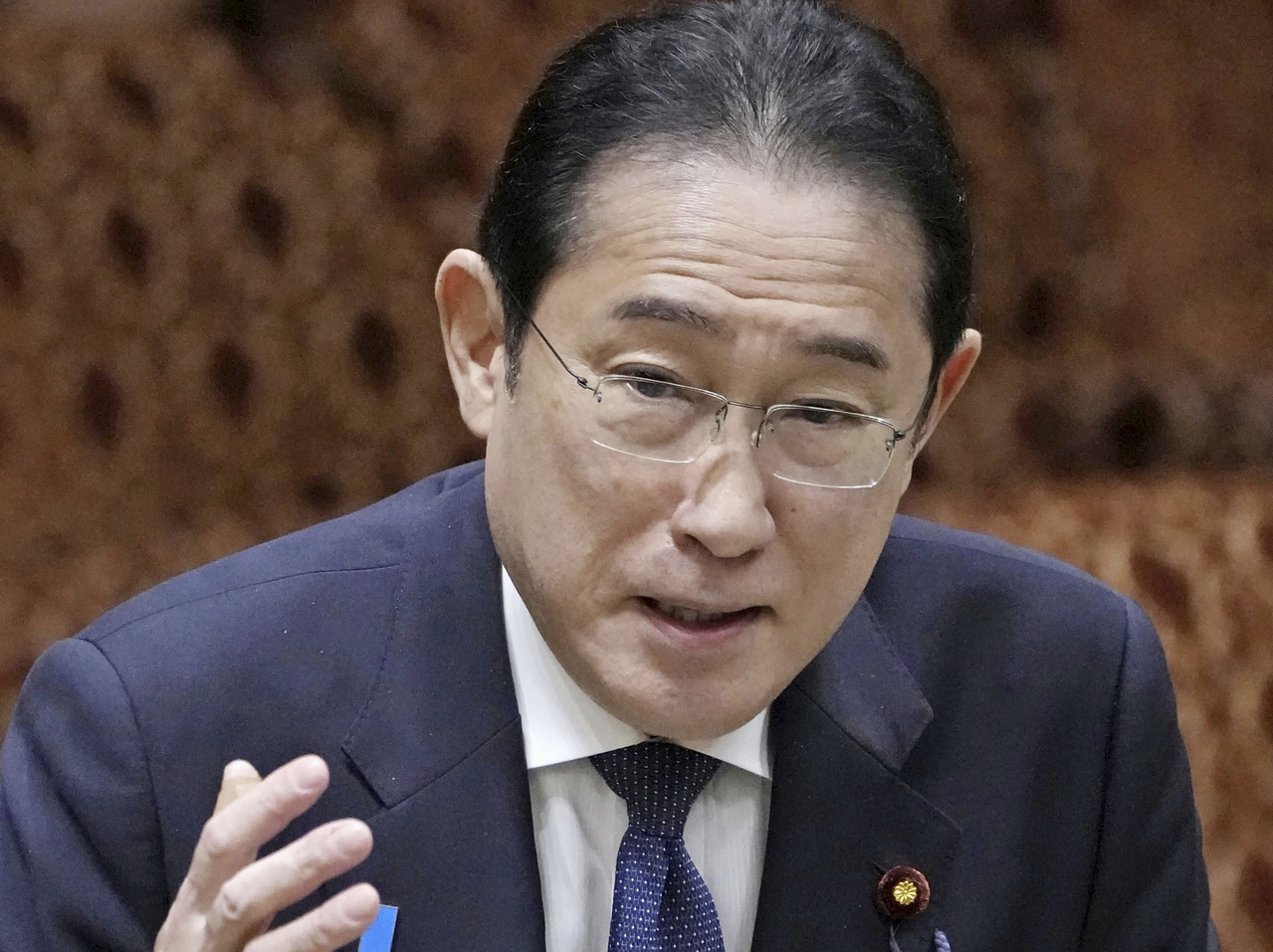 日本首相岸田文雄今天在首相官邸接受日本经济新闻专访时，表达了访问北韩的意愿。他说，「不要说是今年，必须尽可能早日实现」。美联社