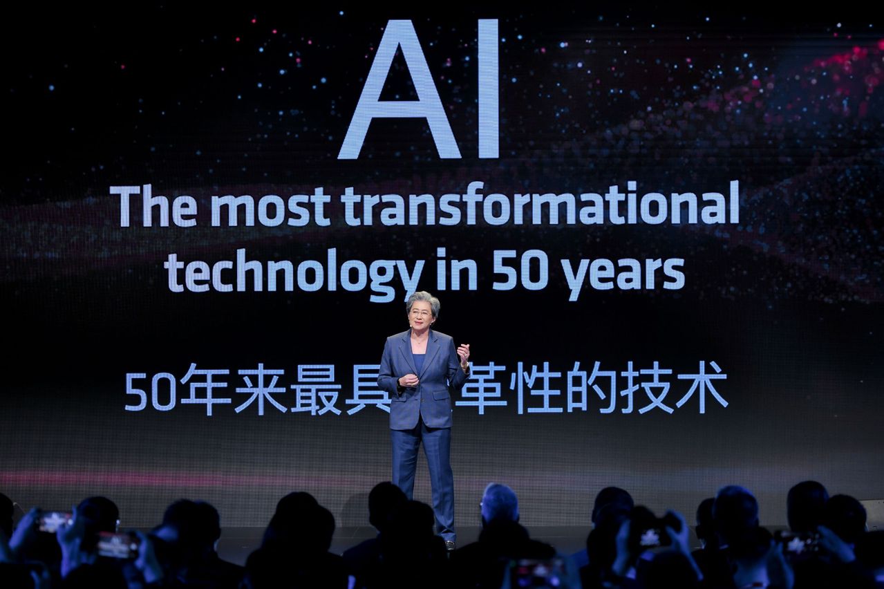 AMD董事长暨执行长苏姿丰日前在北京举办首场「 AI PC 创新高峰会」上说，「我相信世界上的每个人在未来都需要一个 AI PC。」 AMD／提供