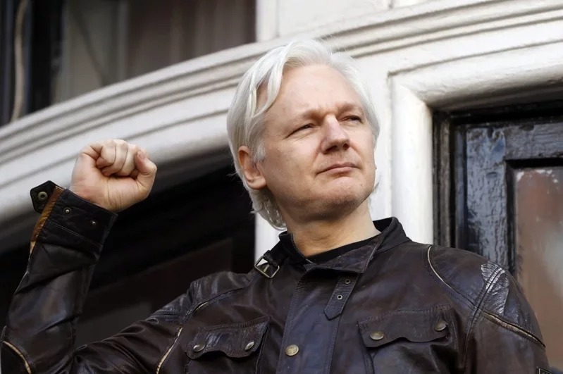 针对美国向英国要求引渡维基解密创办人亚桑杰（Julian Assange），英国伦敦高等法院今天裁定，美国必须提出更多保证，因此亚桑杰不会马上被引渡。