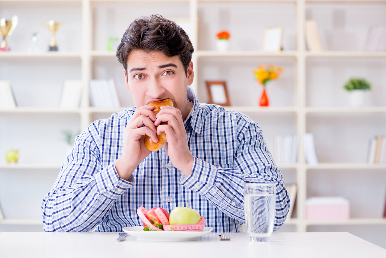 传统定时吃三餐的观念，反而可能有肥胖风险。图／Ingimage
