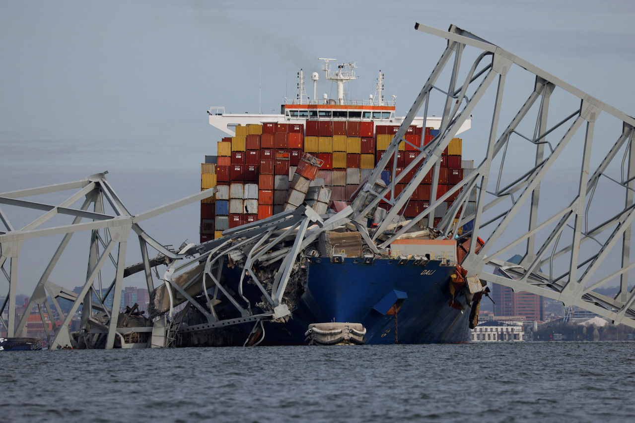 「达利号」货轮撞断巴尔的摩交通命脉基伊大桥。路透社