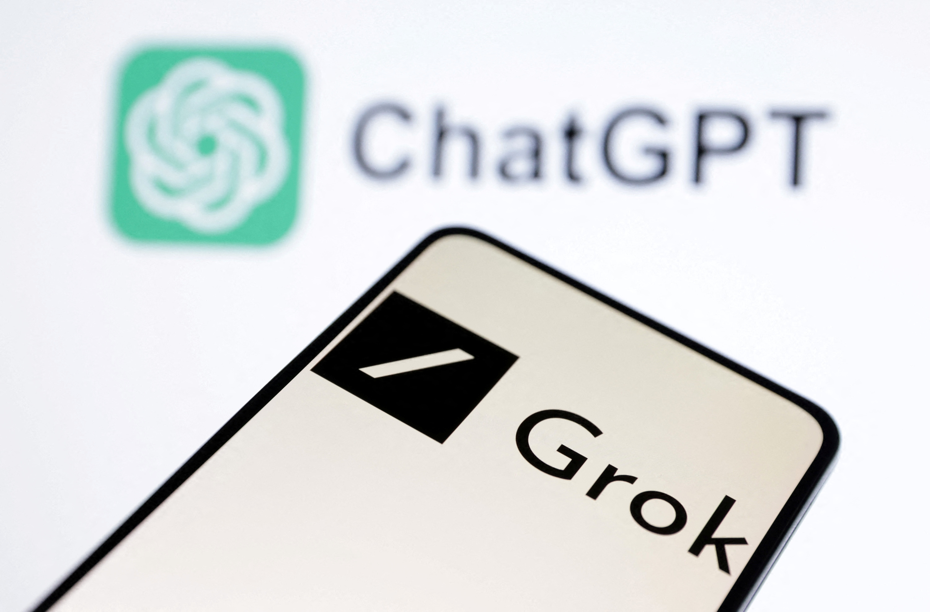 xAI Grok聊天机器人将开放给X平台所有付费用户。路透