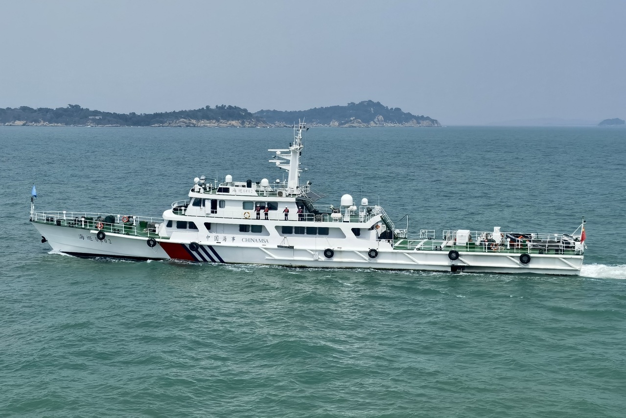 中国海事部门昨在台湾海峡西侧水域展开联合巡航活动。图为联合巡航／中新社