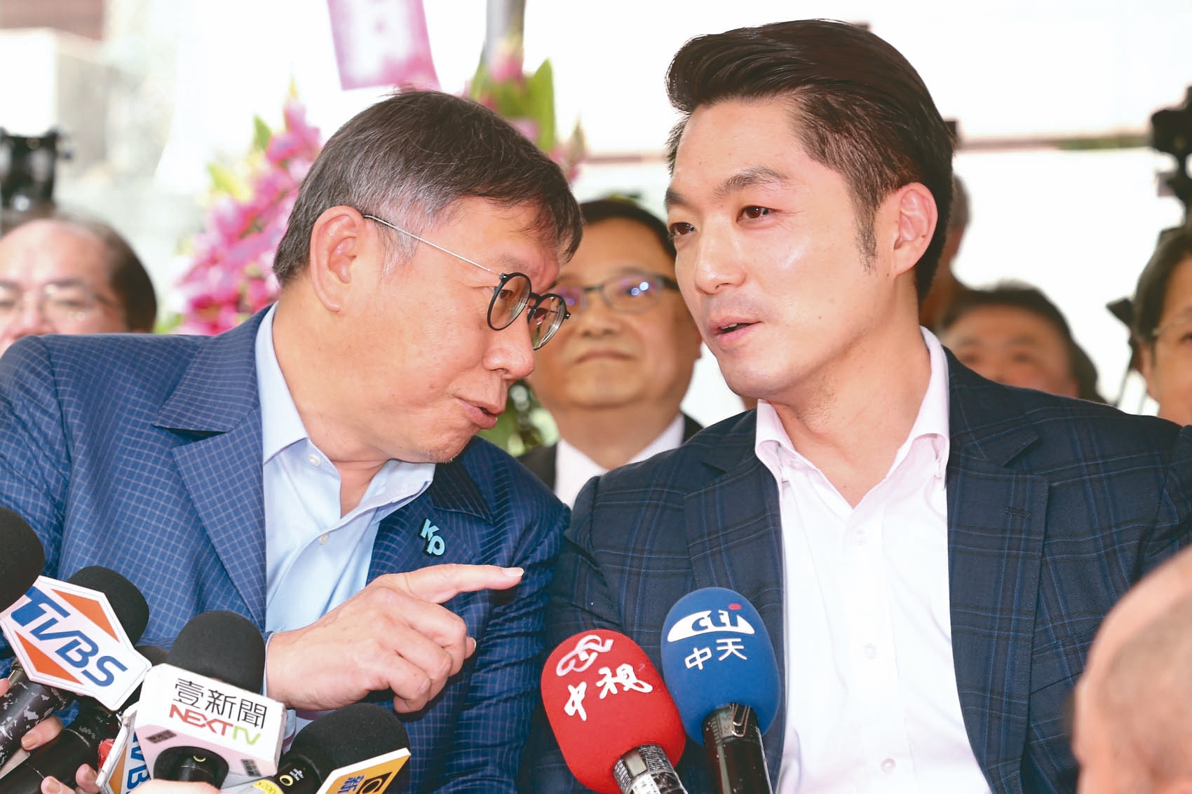 台智光引起台北市前市长柯文哲（左）与现任市长蒋万安战火。本报资料照片