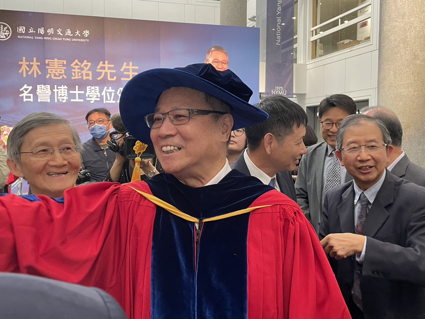 纬创董事长林宪铭获颁阳明交大名誉博士。林薏茹／摄影