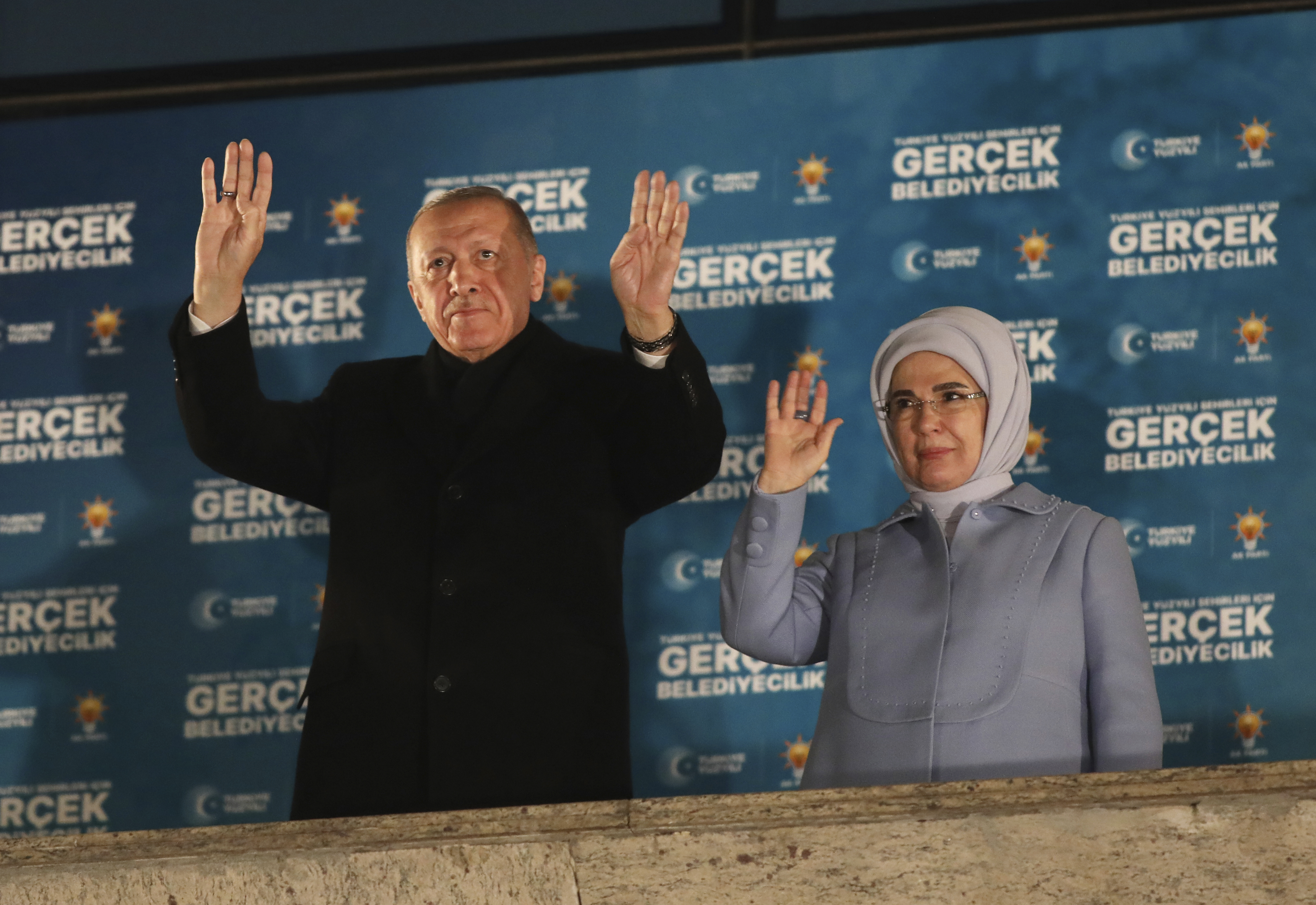 土耳其3月31日举行全国地方选举，最大在野党共和人民党大获全胜，现任总统厄多安（左）及其正义发展党（AKP）遭遇执政20多年来的最大挫败。美联社